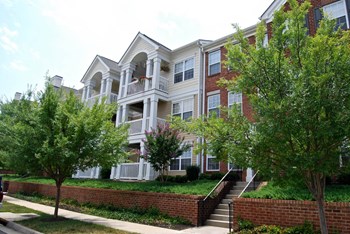 Green Place View Of The Community at Enclave Apartments, Midlothian, Virginia - Photo Gallery 22