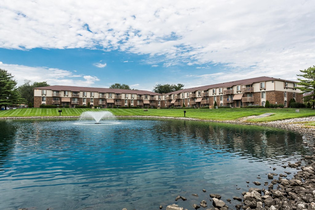 Community Lake View at Bay Pointe Apartments, Lafayette, Indiana