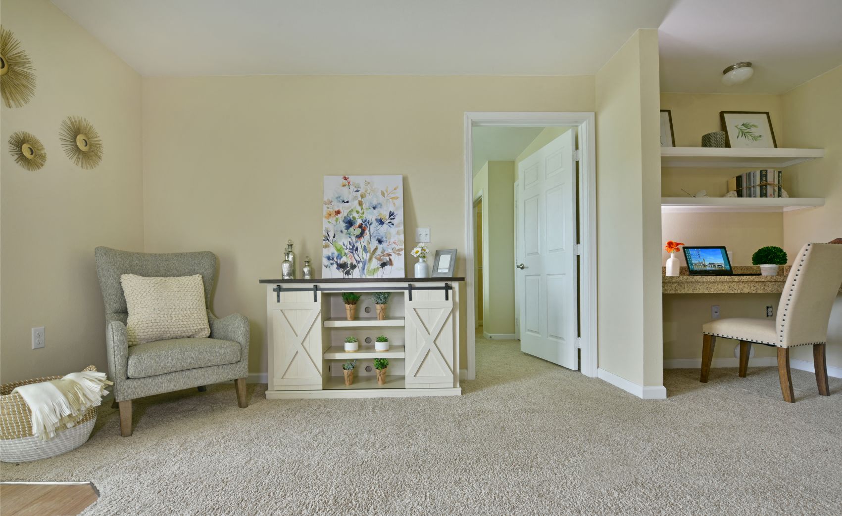 Living Room Interior at Badger Canyon, Kennewick