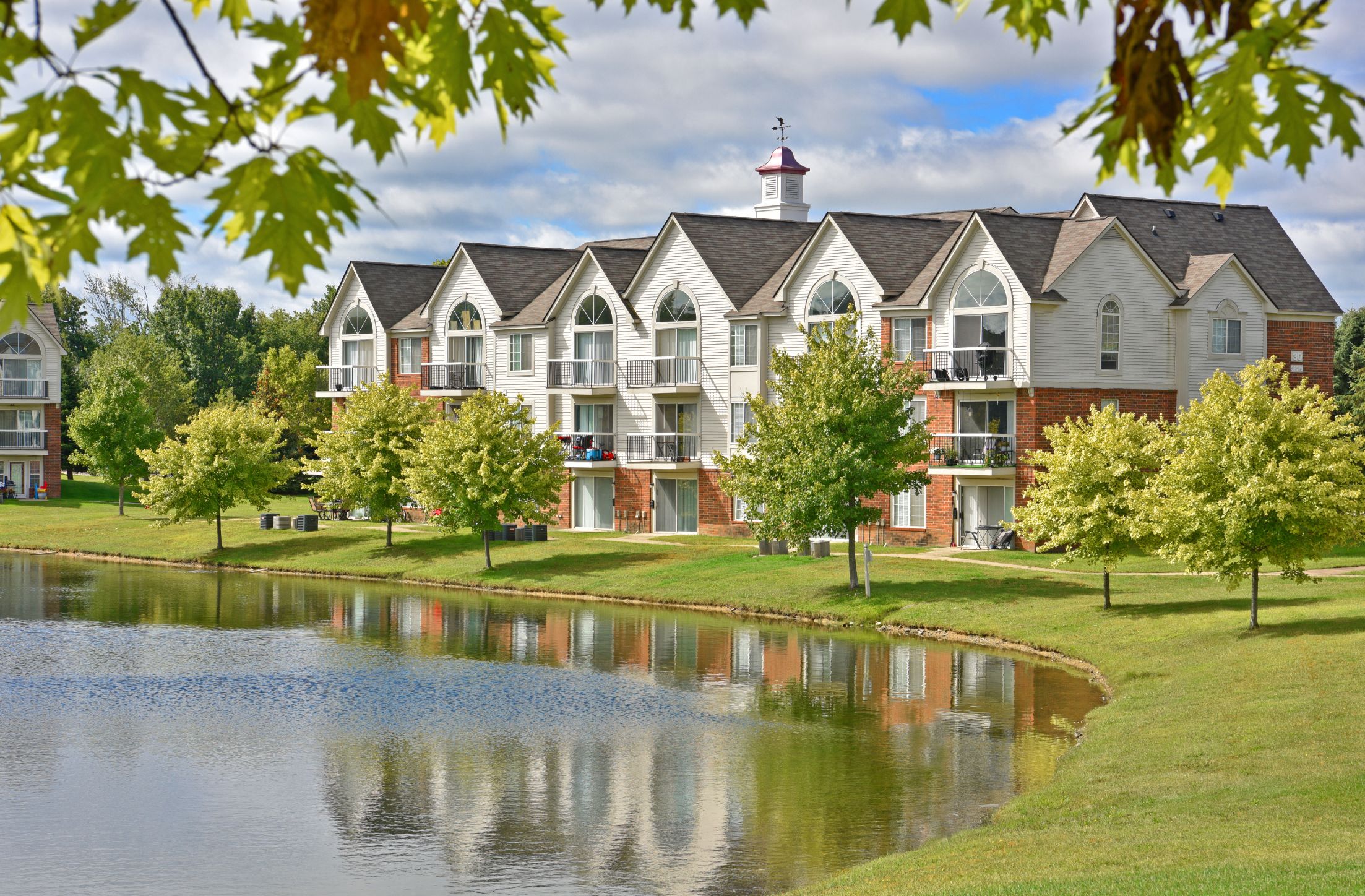Lakeside Apartments at Portsmouth Apartments, Novi, MI, 48377
