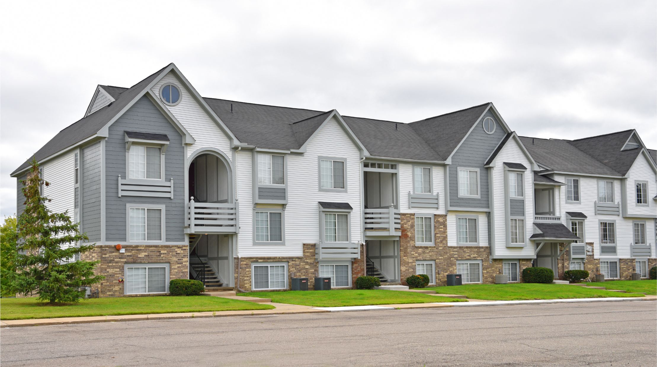 Maintained Landscaping at Portsmouth Apartments, Michigan