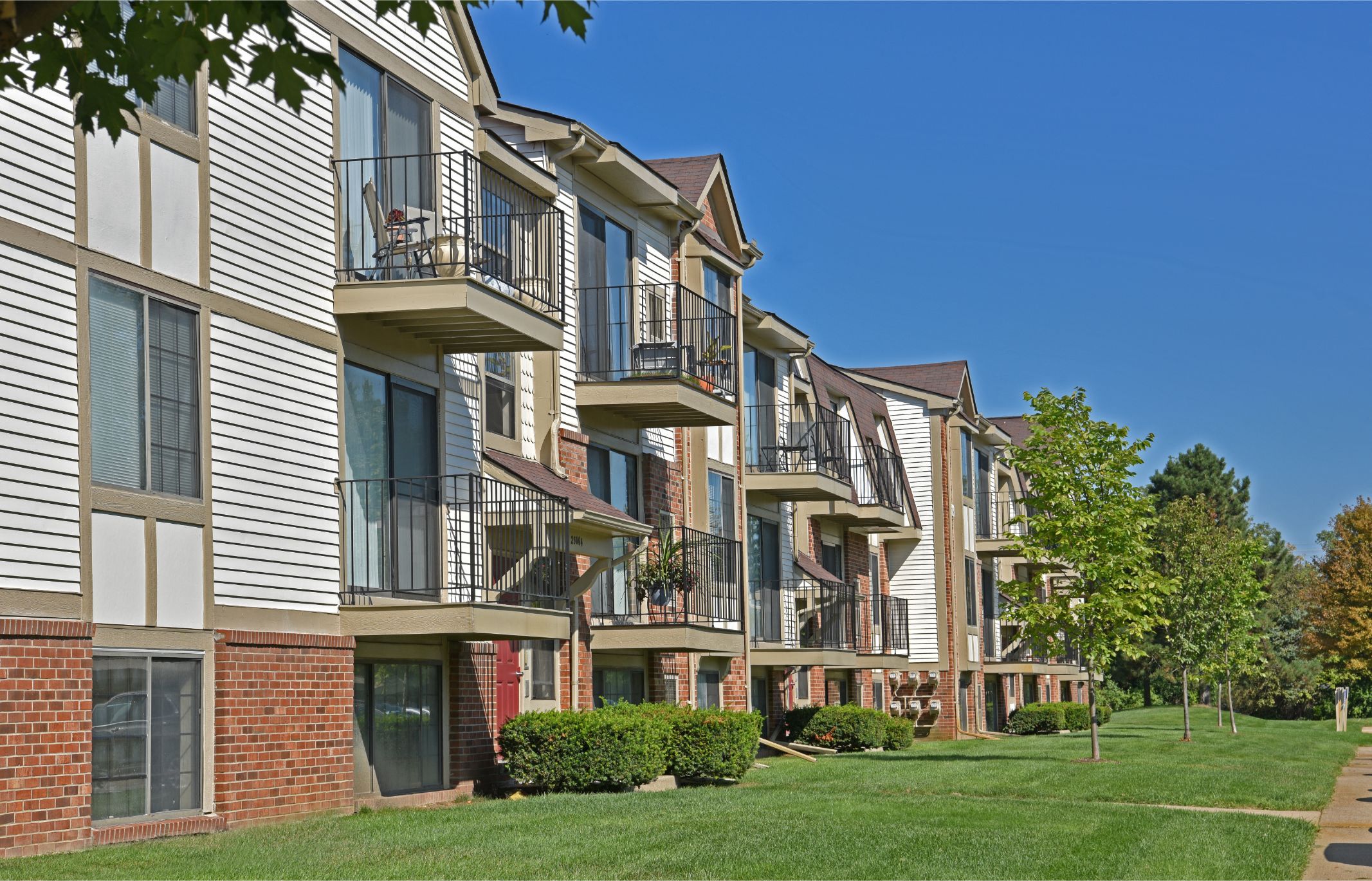 Exterior at Windemere Apartments, Farmington Hills, 48335
