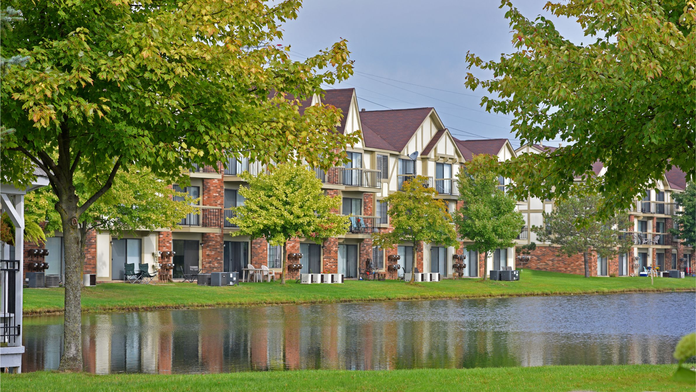 Exterior at Stone Ridge Apartments, Wixom