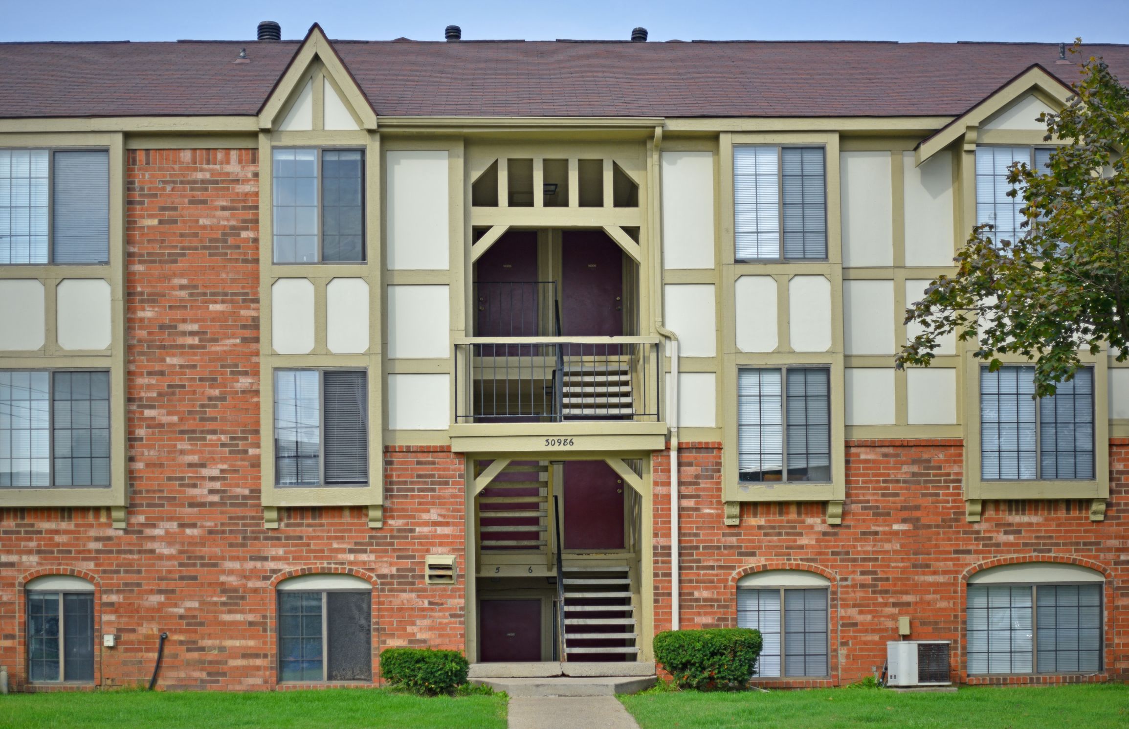 Exterior at Stone Ridge Apartments, Michigan