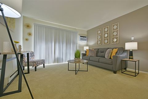 Living Room at Eastgate Woods Apartments, Batavia, Ohio 45103