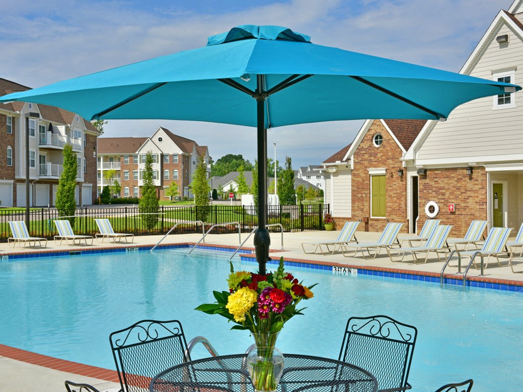 Poolside Sitting Area at Irene Woods Apartments, Tennessee