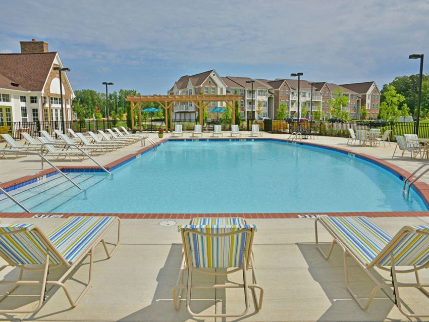 Swimming Pool with Sundeck Swimming Pool with Sundeck at Irene Woods Apartments, Collierville