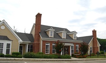 Clubhouse Exterior View at Enclave Apartments, Midlothian, VA - Photo Gallery 29