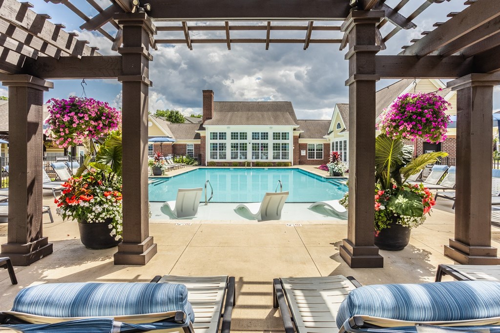 the swimming pool at the resort at The Avenue at Polaris Apartments, Columbus, OH