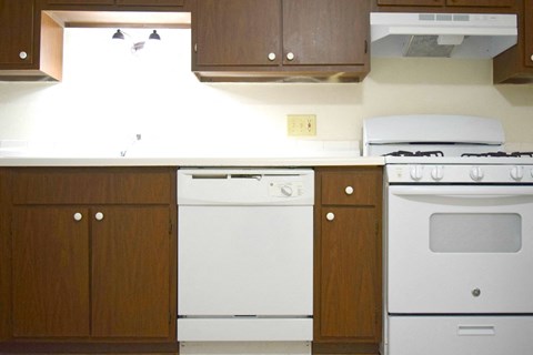 Bedroom at LakePointe Apartments, Batavia, OH