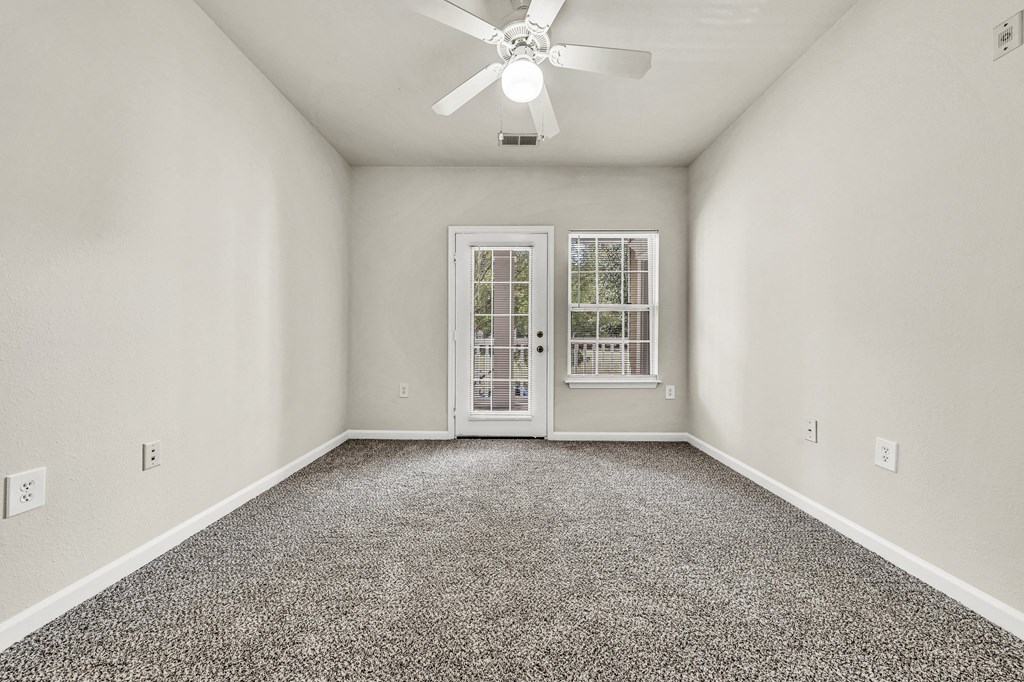 Living Room at Enclave Apartments, Midlothian, Virginia