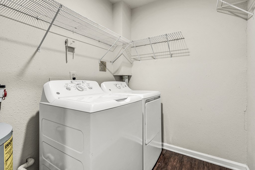 Laundry Room at Enclave Apartments, Virginia, 23114