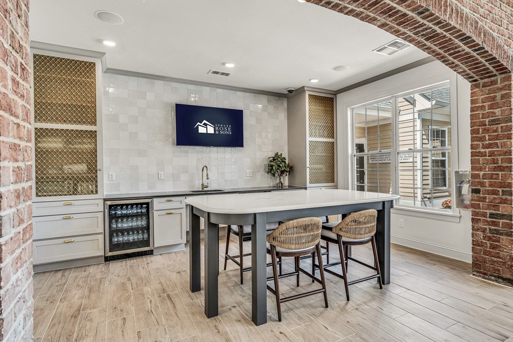 Kitchen dining at Enclave Apartments, Virginia, 23114