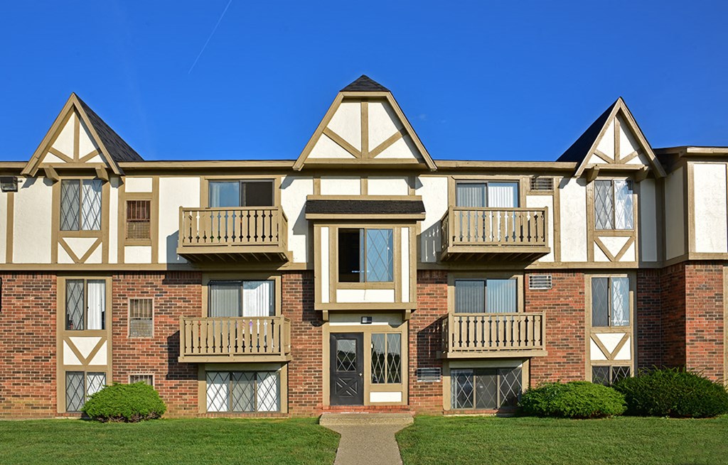 Property Exterior at Perry Place, Michigan