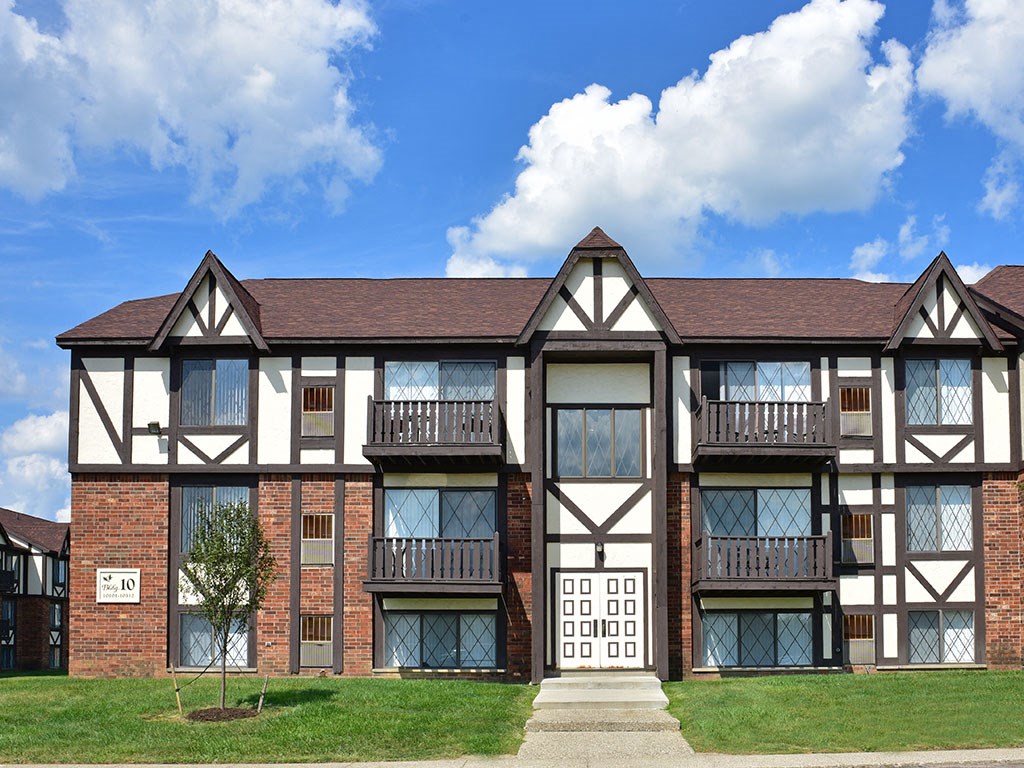 Convenient Location Near I 69 at Charter Oaks Apartments, Michigan