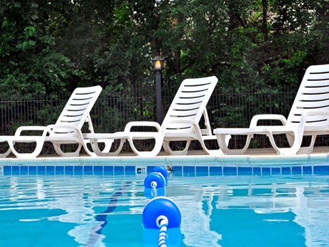 Swimming Pool and Sundeck at Fox Pointe Apartments, East Moline, Illinois