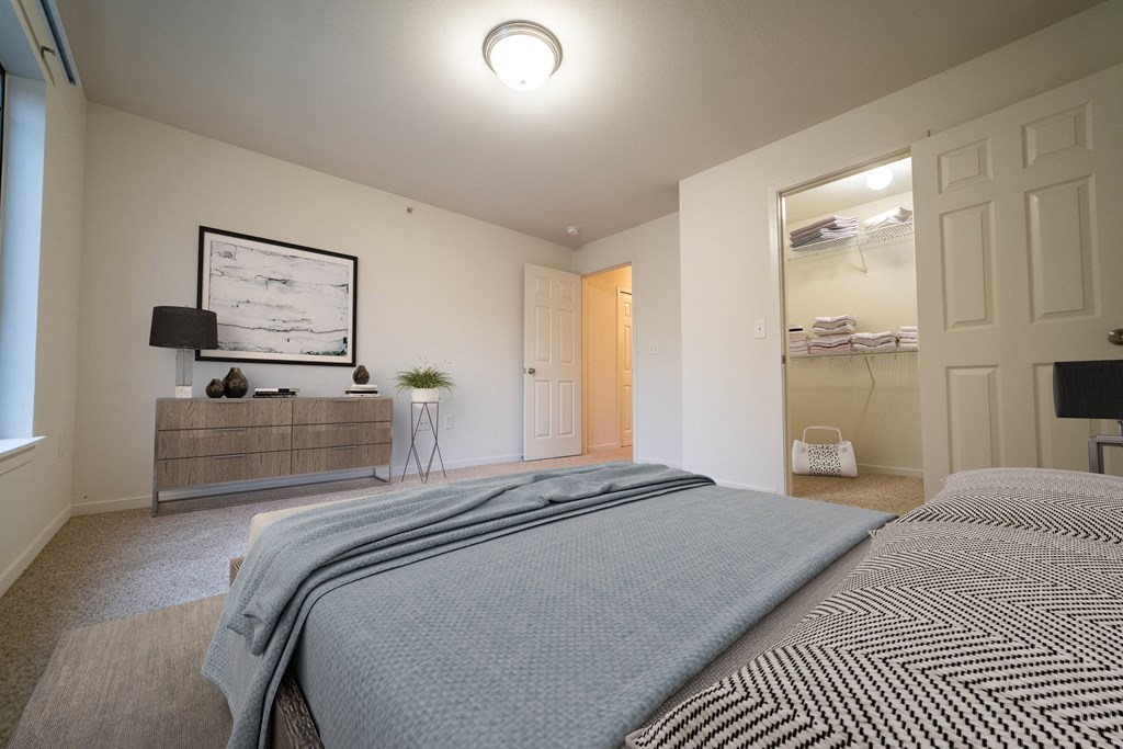 Frances Bedroom at Prairie Lakes Apartments, Peoria, IL