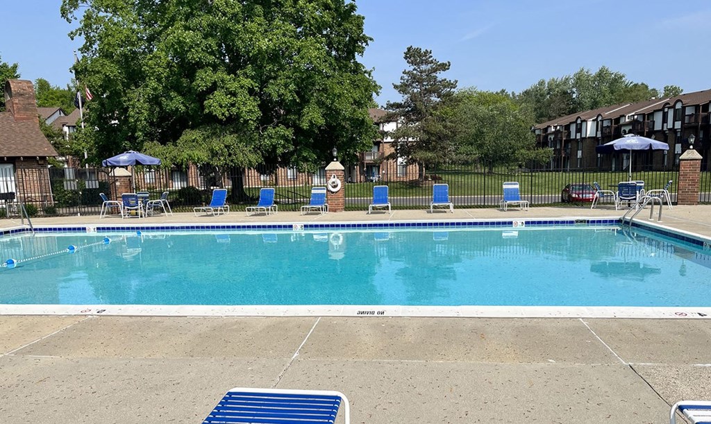 Swimming Pool With Sundeck at Granada Apartments, Michigan