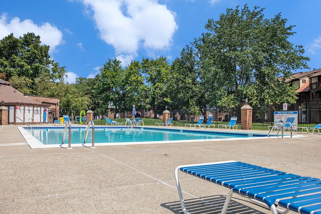 Swimming Pool With Sundeck at Granada Apartments, Michigan