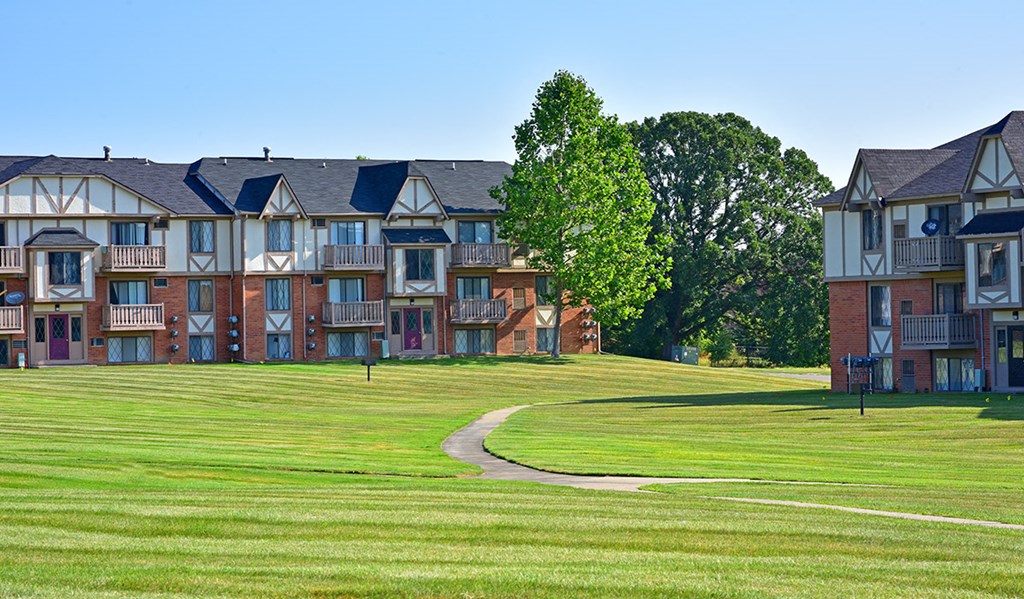 Beautiful Landscaping at Perry Place, Grand Blanc, 48439