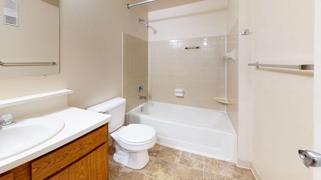 Nice Master Bathroom at Hampton Lakes Apartments, Walker, MI, 49534