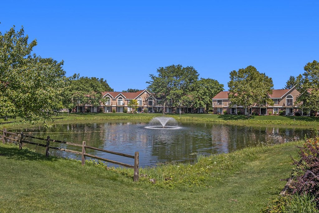 Stunning Pond Views at Hampton Lakes Apartments, Walker, MI, 49534