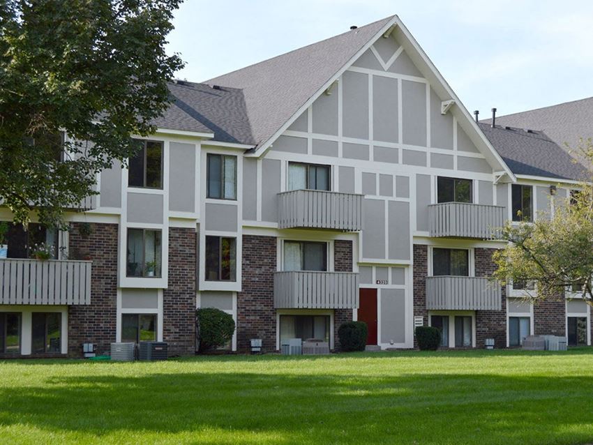 Hickory Village Apartments 4312 Hickory Rd Mishawaka In Rentcafe Hickory Village Apartments 4312 Hickory Rd Mishawaka In Rentcafe