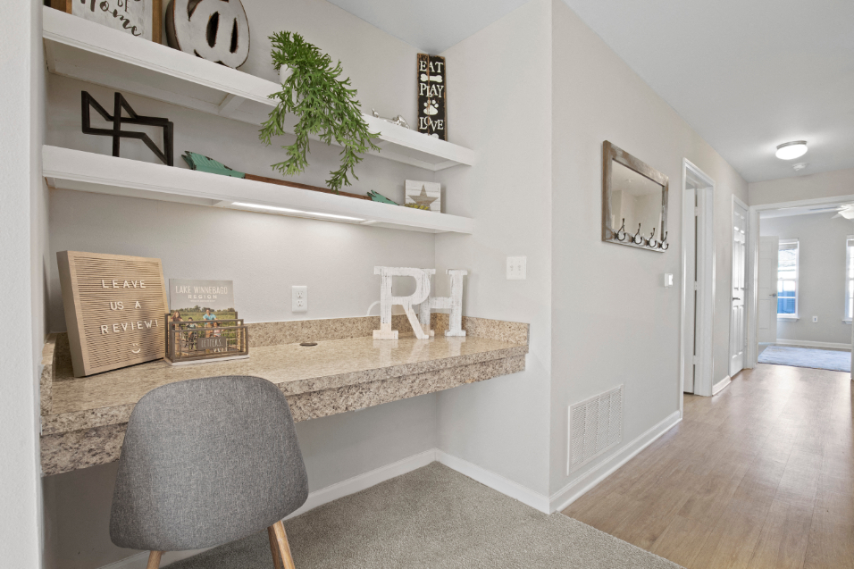 Huron Living Room at River Hills Apartments, Fond du Lac, 54937