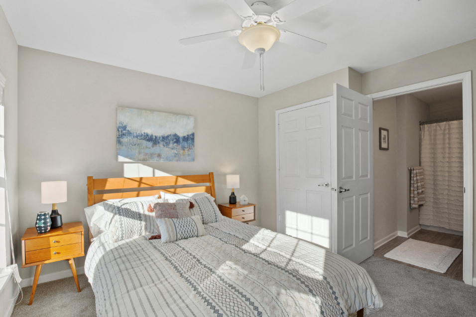 Huron Main Bedroom at River Hills Apartments, Fond du Lac