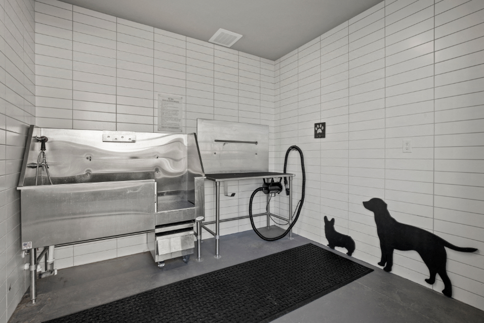 Pet Spa at River Hills Apartments, Wisconsin, 54937