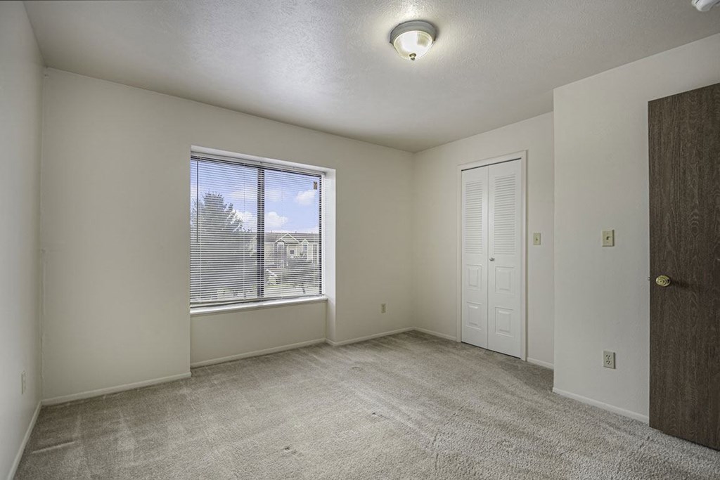Classic Bedroom with Walk In Closet at Indian Lakes Apartments, Indiana