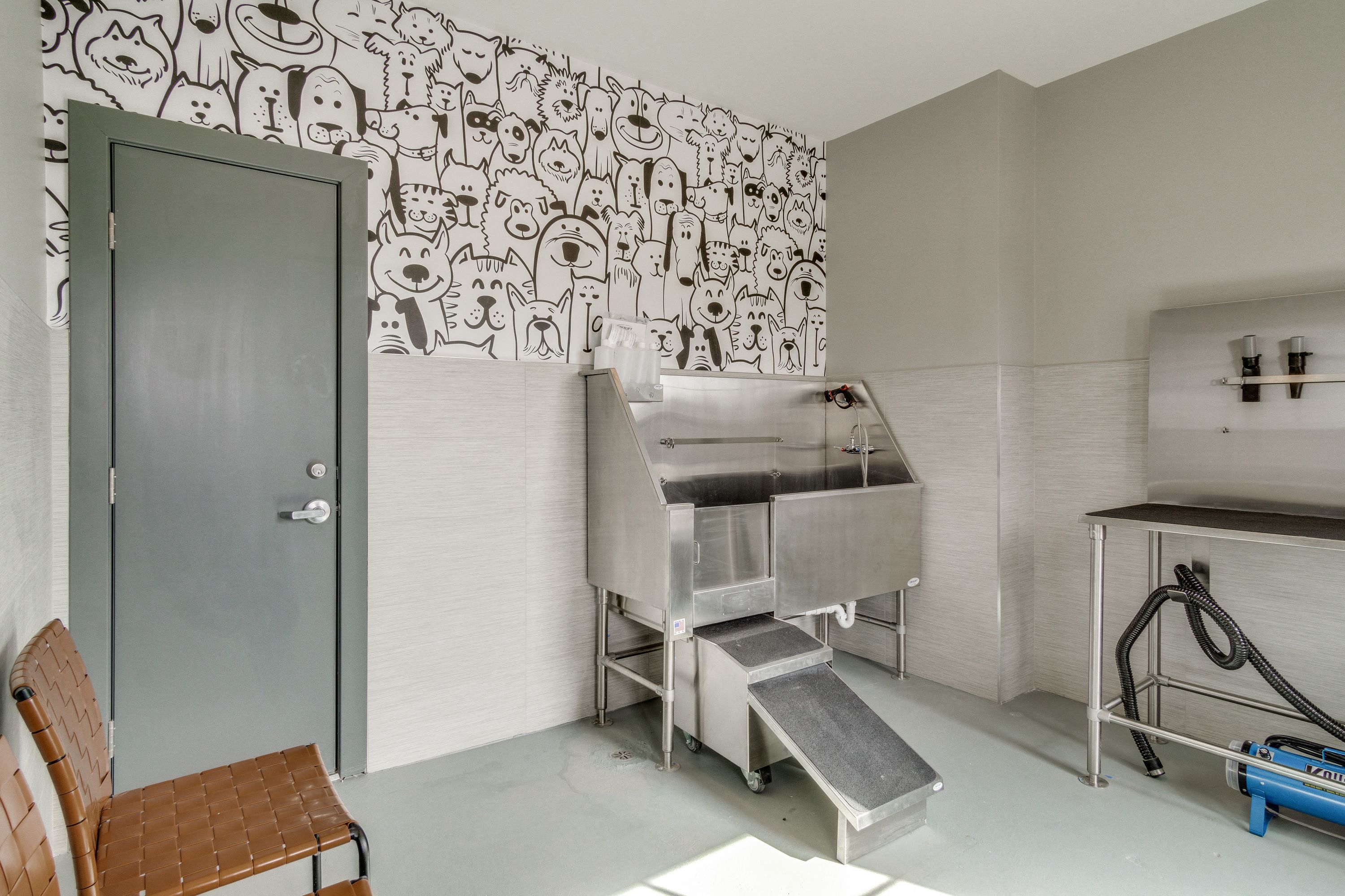 Dog Spa at 24 at Bloomfield, Bloomfield Hills, 48302