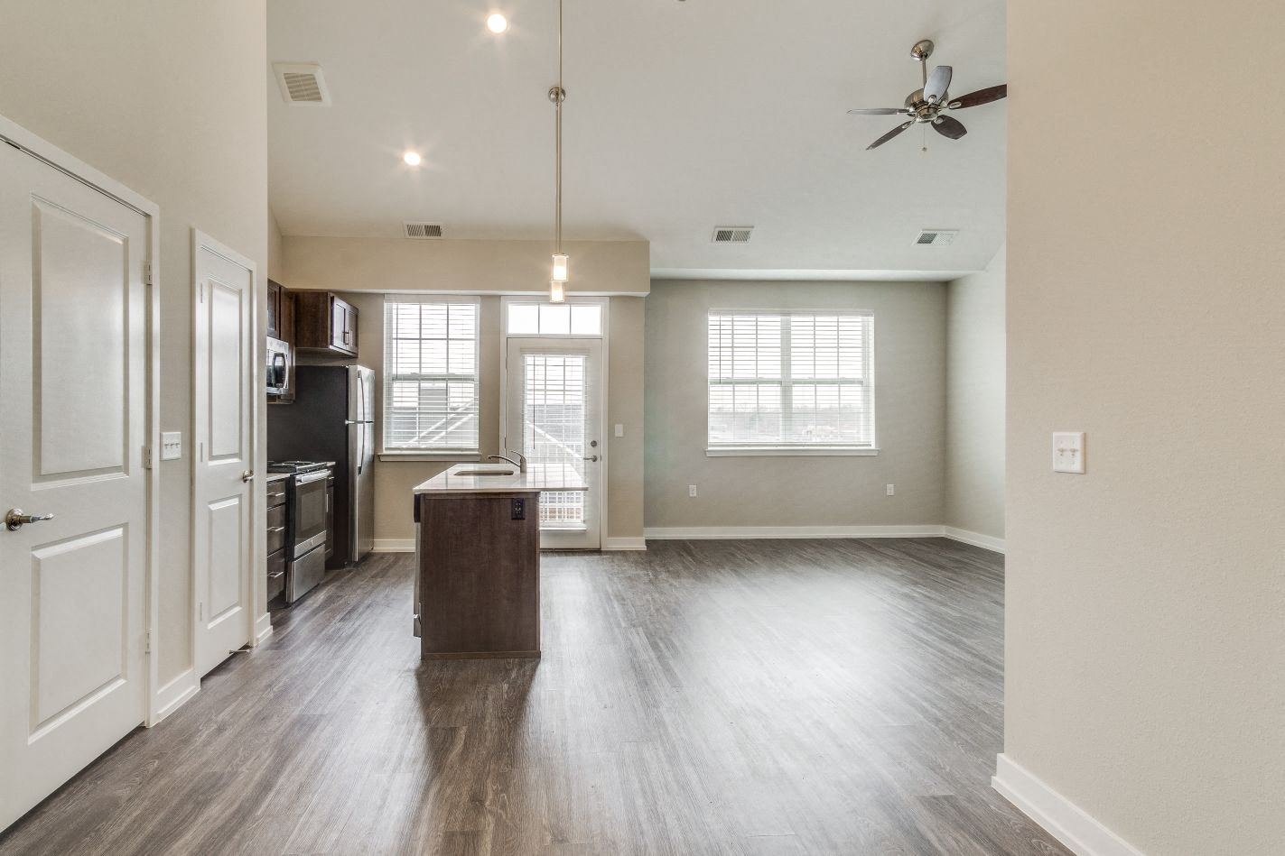 Natural Sunlight (Hickory) at Village Place Apartments, Romeoville, 60446