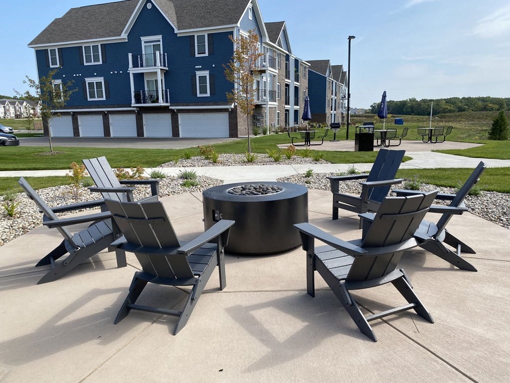 Great Outdoor Amenities at Meadowbrooke Apartment Homes, Grand Rapids, 49512