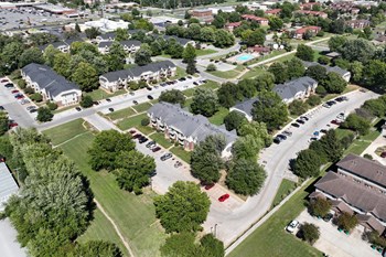 Prime Location Prime Location at Old Monterey Apartments, Springfield, MO - Photo Gallery 4