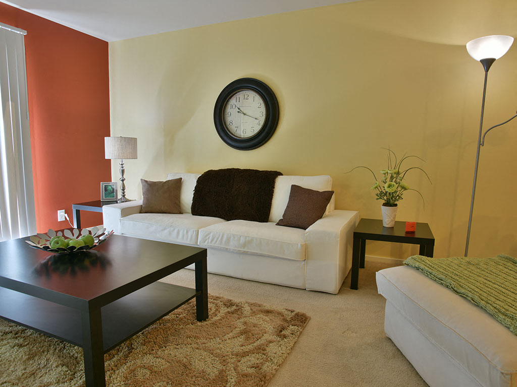 Model Living Room at Grand Bend Club, Grand Blanc, MI