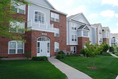 Sophisticated Apartment Living at Brentwood Park Apartments, La Vista, NE, 68128