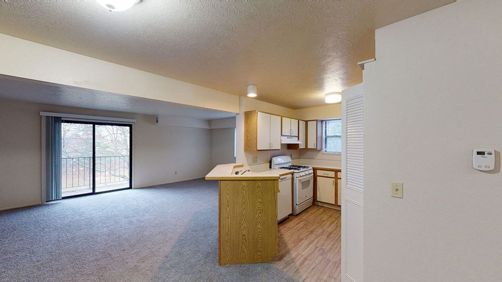 End Style Apartment with Extra Windows at North Pointe Apartments, Elkhart, IN