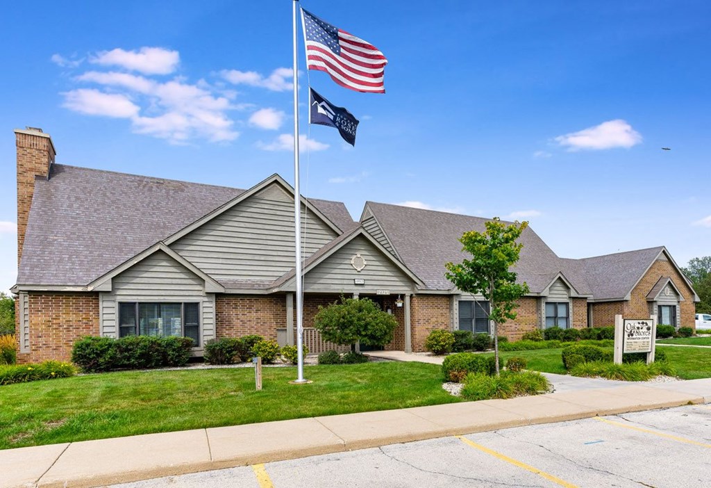 Leasing Office at Oak Shores Apartments in Oak Creek, WI