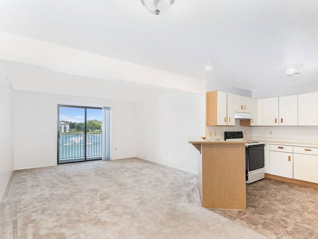 Large, Open Floor Plans at Oak Shores Apartments in Oak Creek, WI