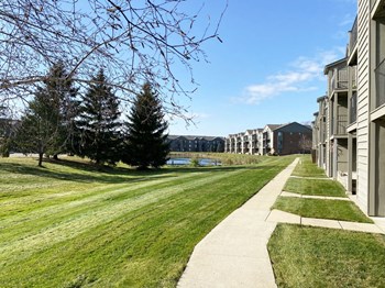 Peaceful Views Peaceful Views at Oak Shores Apartments, Oak Creek, Wisconsin - Photo Gallery 4