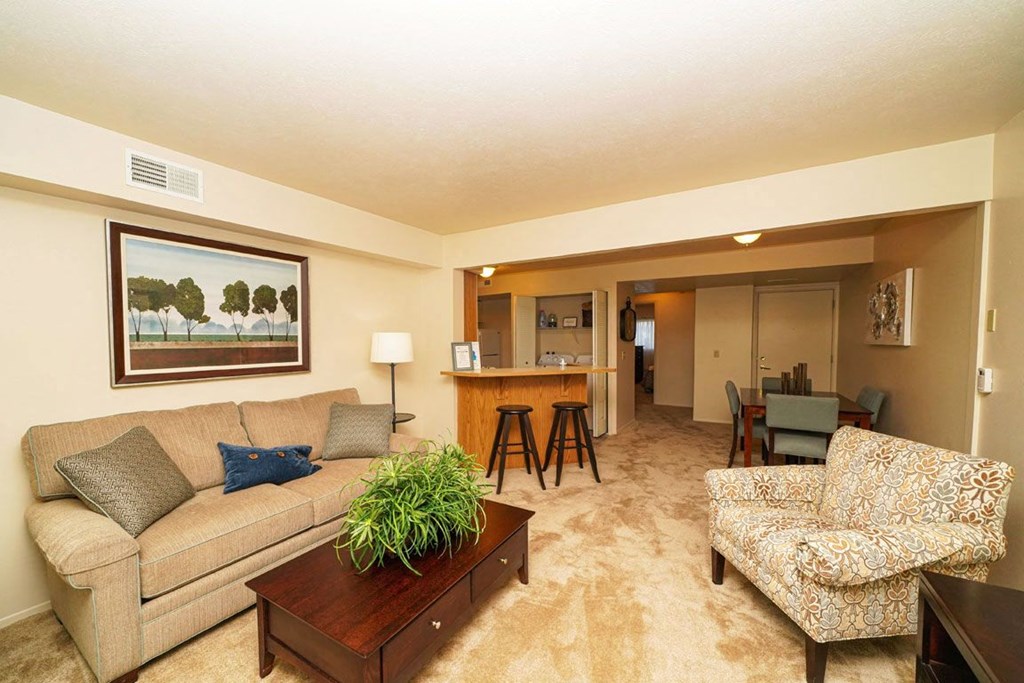 Orchard Lakes Apartments is a similar property to The Peak Apartments And Townhomes located in Toledo