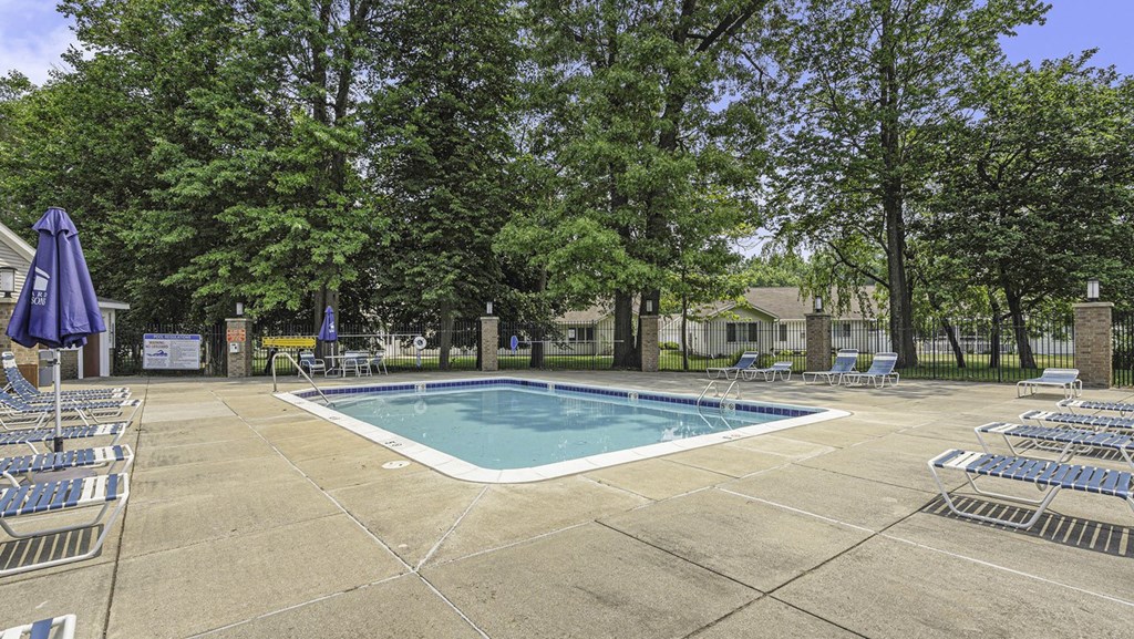 Refreshing Pool at Orchard Lakes Apartments, Toledo, 43615