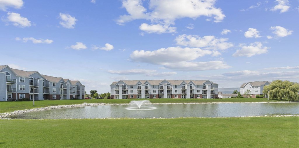 Green Outdoor Views at Hunters Pond Apartment Homes, Illinois, 61820