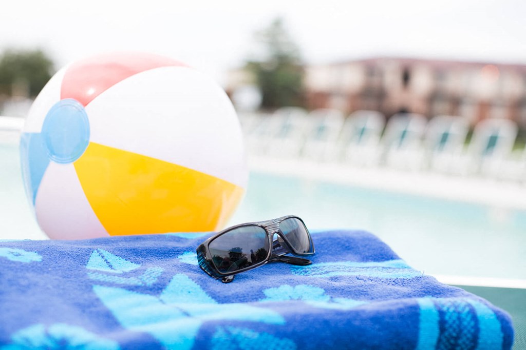 Clubhouse Pool at Bay Pointe Apartments, Lafayette, IN, 47909