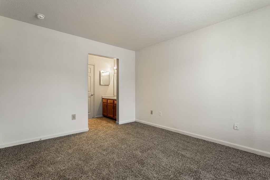 Living room area at Pheasant Run Apartments, Indiana, 47909