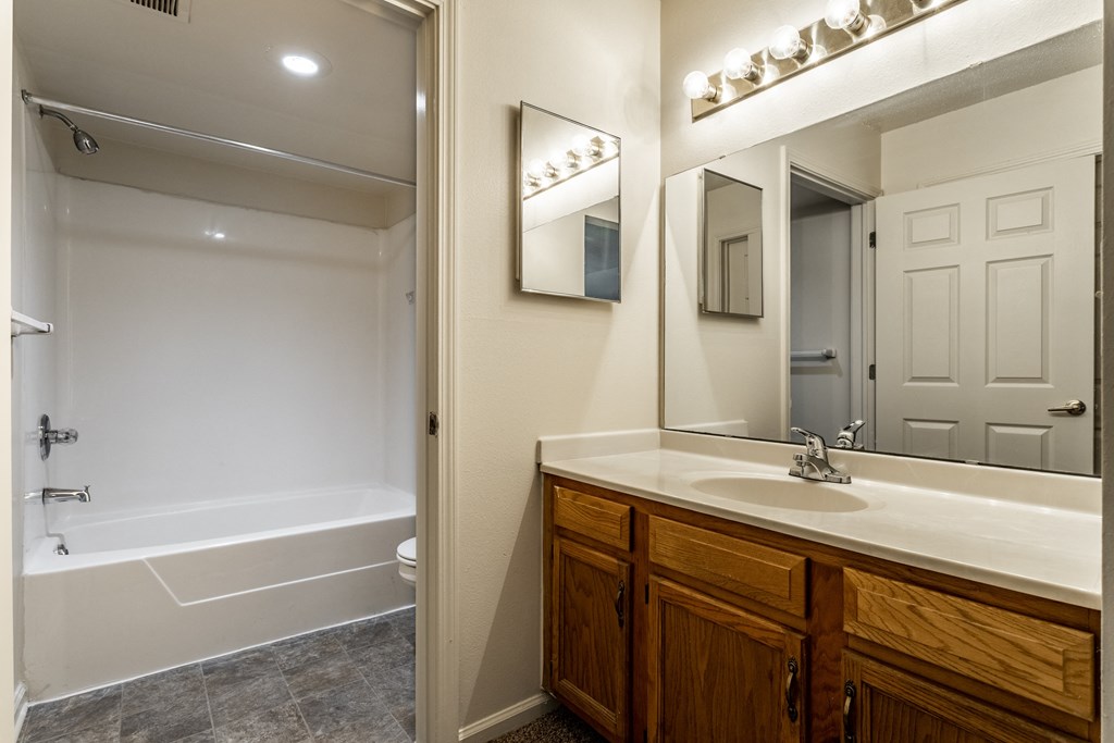 bathroom at Pheasant Run Apartments, Indiana