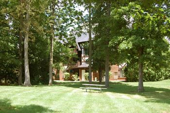 Picnic Areas at West Wind Apartments in Fort Wayne, Indiana