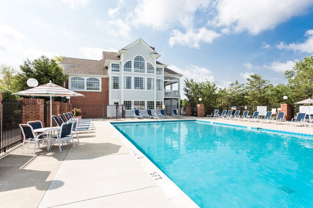 Poolside Seating at Sundance Apartments, Indiana, 46237