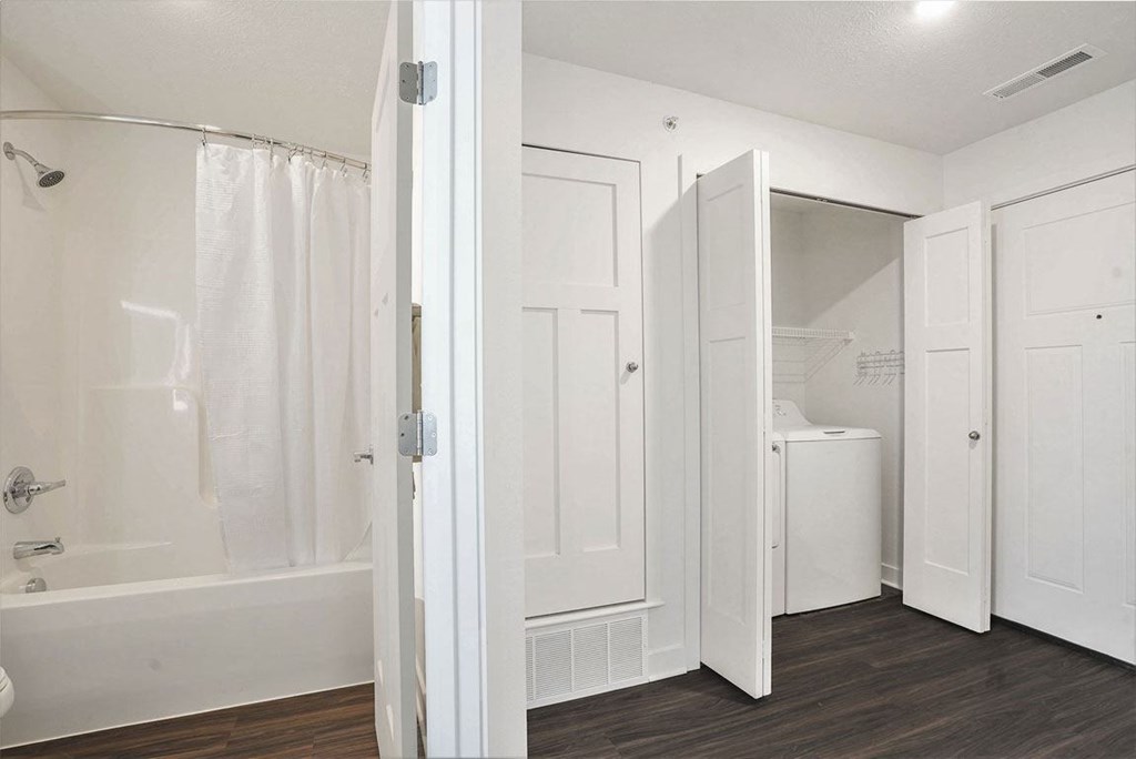 Convenient Bath and Laundry Areas at Meadowbrooke Apartment Homes, Grand Rapids, MI